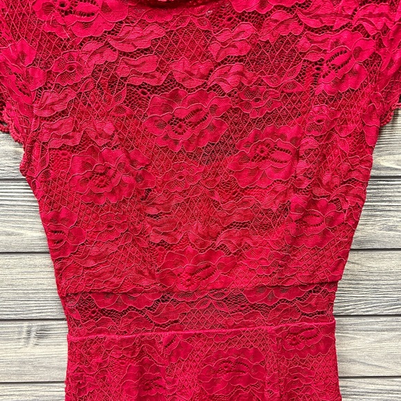Jodi Kristopher Juniors Dress size 3, Beautiful Red Lace - Picture 4 of 5